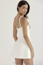 衣類 House of CB カサンドラ アイボリー サテンとレースのミニドレス 0N8J395 - Image 13