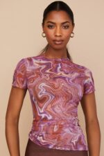 衣類 House of CB クローディ パープル スワール アシンメトリー T シャツ 0N8J750