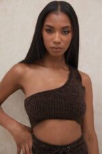 衣類 House of CB チャーリー チョコレート シェニール ワンショルダー クロップトップ 0N8J782 - Image 8