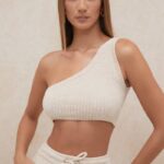 衣類 House of CB チャーリークリームシェニールワンショルダークロップトップ 0N8J781