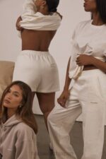 衣類 House of CB ディナ オフホワイト ストレートレッグ スウェット パンツ 0N8J1002 - Image 7