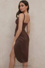 衣類 House of CB フェイ チョコレートサテンコルセットドレス 0N8J582 - Image 4