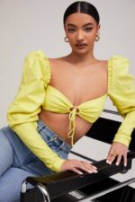 衣類 House of CB ミストレス ロックス タフ ラブ レモン パフ スリーブ クロップド トップ 0N8J754