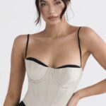 衣類 House of CB リュエット ベージュ サテン ワイヤー入りコルセット 0N8J30