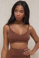 衣類 House of CB ローナチョコレートふわふわニットクロップトップ 0N8J778 - Image 18