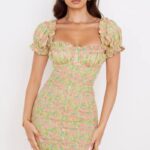 衣類 House of CB Tanaya ヴィンテージ フローラル パフスリーブ ミニドレス 0N8J538