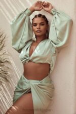 衣類 House of CB tosca sage シルキーサテン プランジ ブルゾン トップ 0N8J807 - Image 4